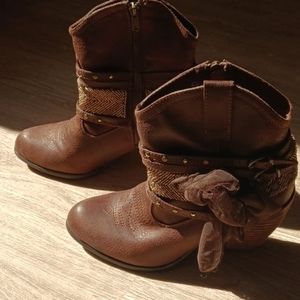 Women's booties